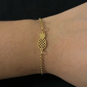 Gold pineapple bracelet